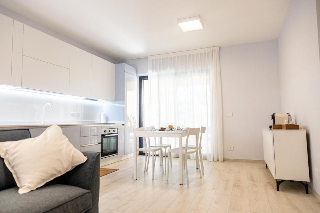 Novatek Apartment 201 Exclusive 佩斯卡拉 外观 照片